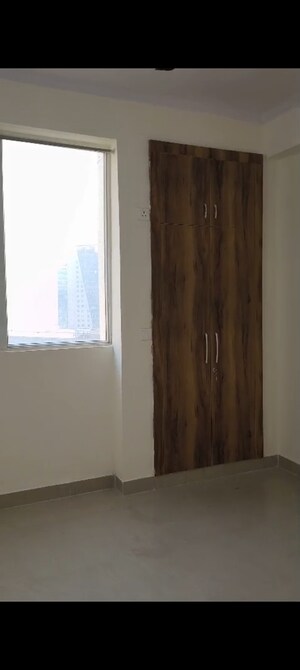 2.5 BHK Apartment For Rent in Amrapali Golf Homes, Sector 4 Greater Noida