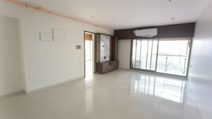 2 BHK Apartment For Rent in Louisandra Apartment, Dadar West