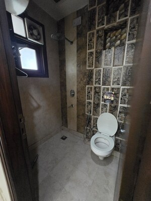 Attached Bathroom in 2 BHK Builder Floor at Lajpat Nagar ii – for Rent