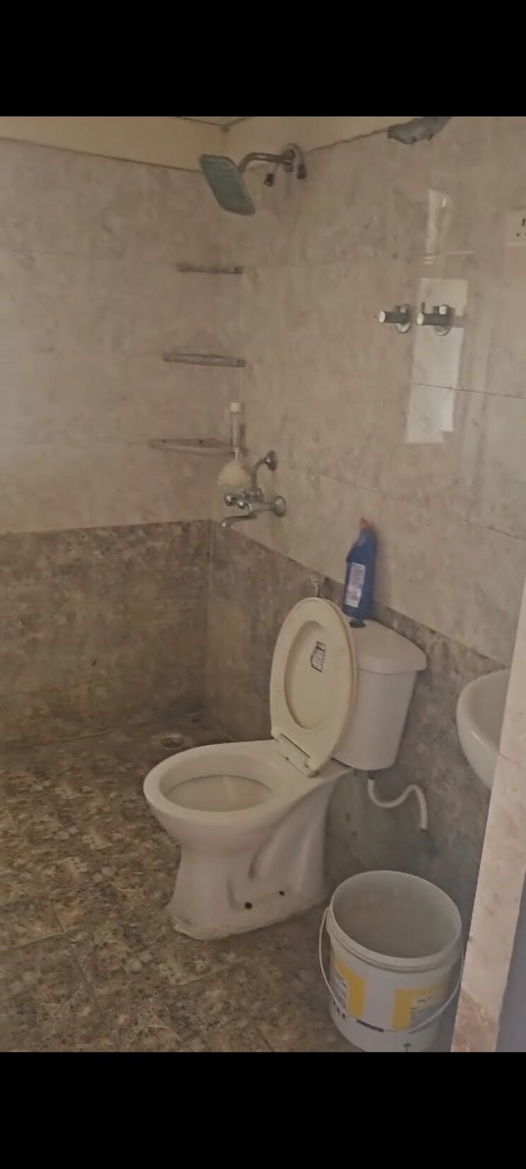 Bathroom, galaxy-royale 2.5 Bedroom 1175 Sq.Ft. Apartment In Gaur City 2 Greater Noida 9557876