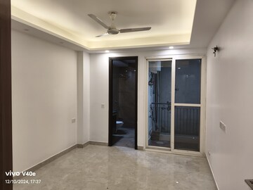 Room in 3 BHK Builder Floor at Vasant Kunj – for Rent
