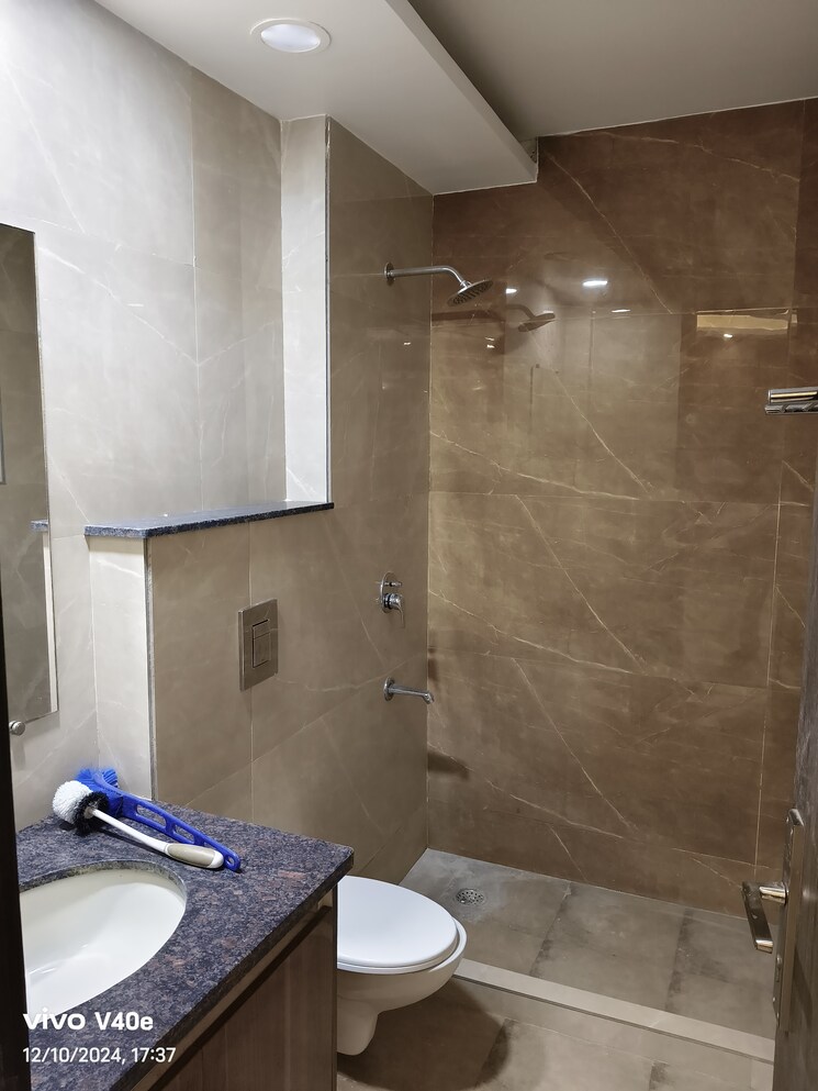 Bathroom, vasant kunj 3 Bedroom 1350 Sq.Ft. Builder Floor In Vasant Kunj Delhi 9557874