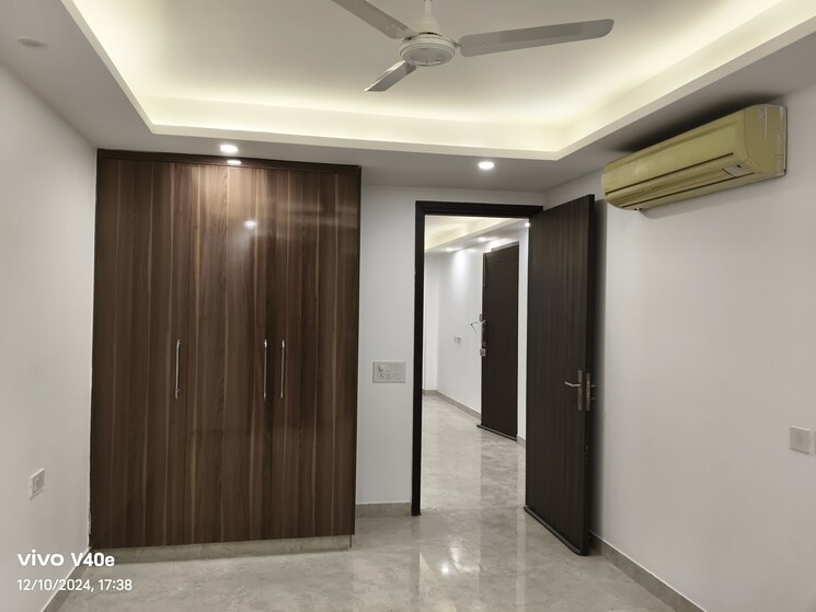 Room, vasant kunj 3 Bedroom 1350 Sq.Ft. Builder Floor In Vasant Kunj Delhi 9557874