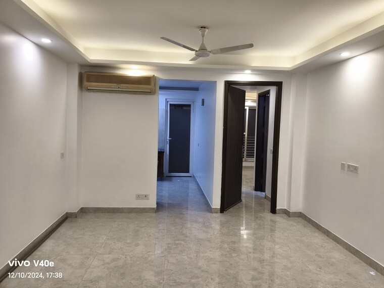 Room, vasant kunj 3 Bedroom 1350 Sq.Ft. Builder Floor In Vasant Kunj Delhi 9557874