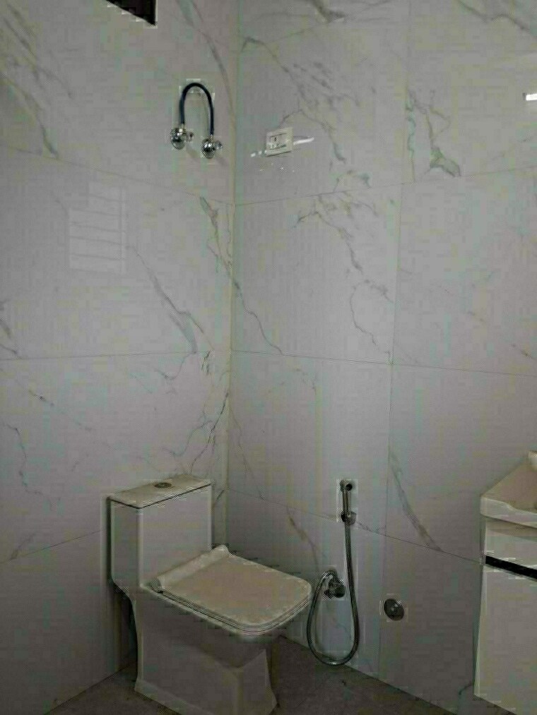 Bathroom, sector 30 4 Bedroom 3250 Sq.Ft. Builder Floor In Sector 30 Faridabad 9557886