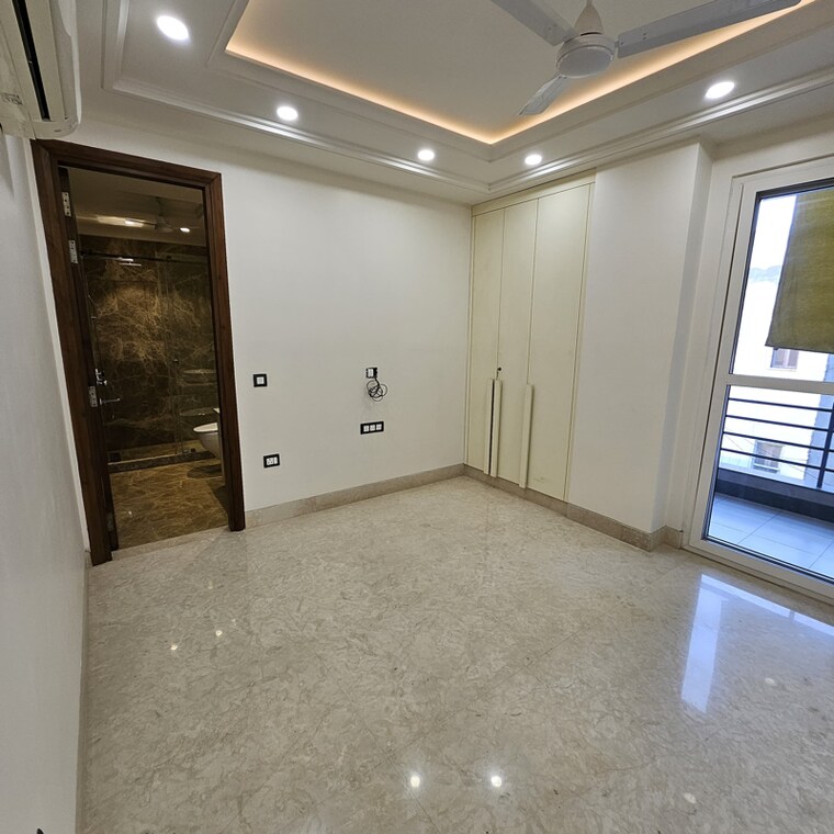 Room, new rajinder nagar 3 Bedroom 205 Sq.Yd. Builder Floor In New Rajinder Nagar Delhi 9557927