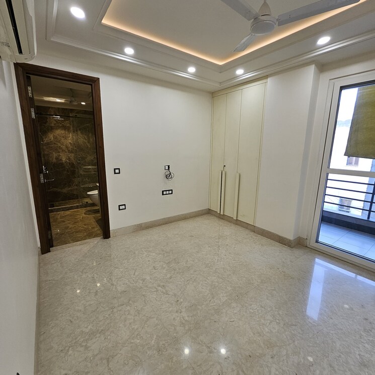 Room, new rajinder nagar 3 Bedroom 233 Sq.Yd. Builder Floor In New Rajinder Nagar Delhi 9557933