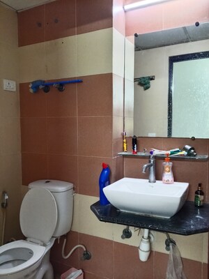 Master Bedroom in 2.5 BHK Apartment at Mahagun Mywoods, Sector 16c Greater Noida – for Rent