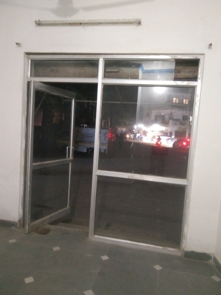 Kitchen, chattarpur Commercial Shop 200 Sq.Ft. In Chattarpur Delhi 9557950