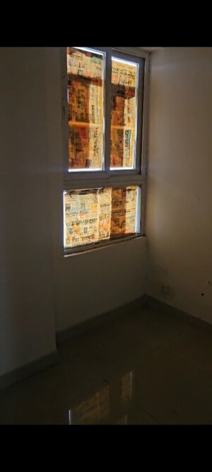 Room in 2 BHK Apartment at Galaxy Royale, Gaur City 2 – for Rent