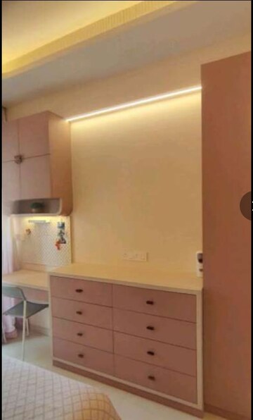 2 BHK Apartment For Rent in Rustomjee Urbania Azziano, Thane West