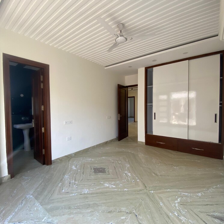 Room, sector 32 3 Bedroom 2450 Sq.Ft. Apartment In Sector 32 Chandigarh 9557949