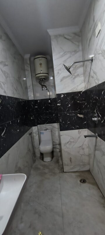 Attached Bathroom in 3 BHK Apartment at Malviya Nagar – for Rent
