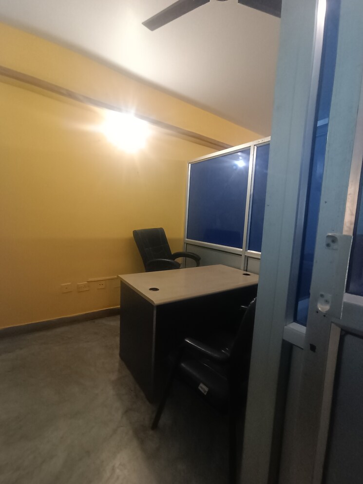 Living Room, bailey road Commercial Office Space 1000 Sq.Ft. In Bailey Road Patna 9557958