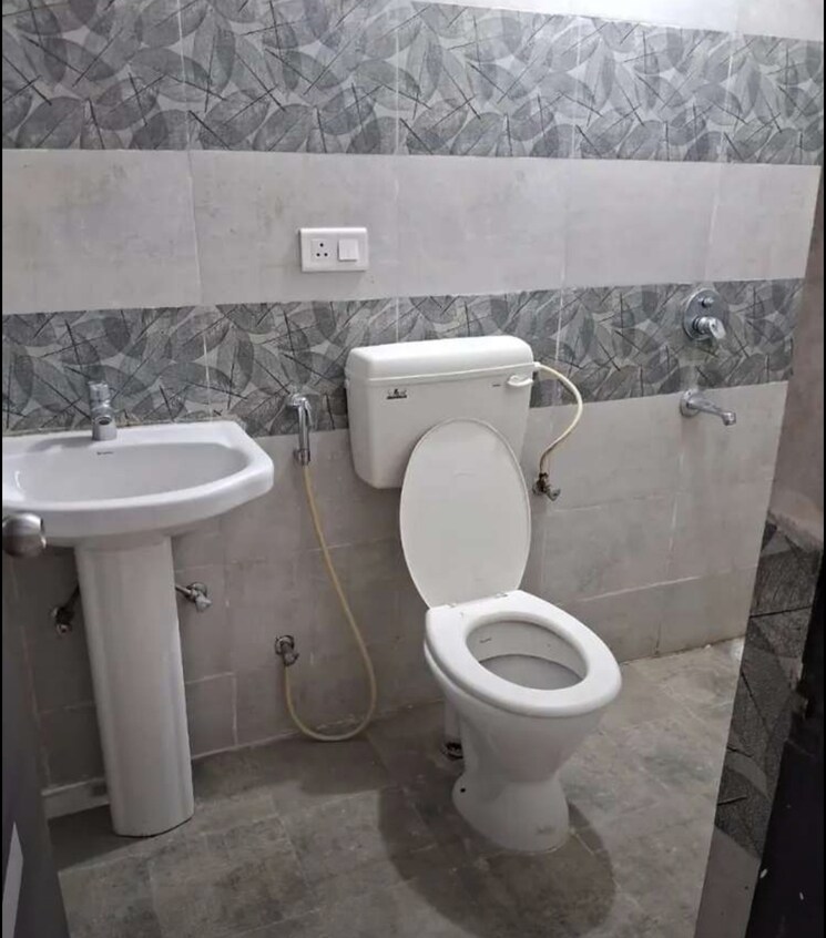 Bathroom, omega-green-park 3 Bedroom 1800 Sq.Ft. Apartment In Faizabad Road Lucknow 9557977