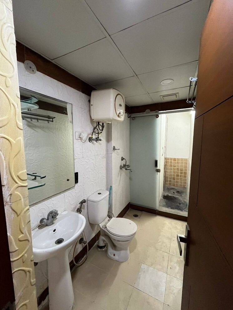 Master Bedroom, amrapali-golf-homes 2 Bedroom 1100 Sq.Ft. Apartment In Sector 4 Greater Noida Greater Noida 9558011