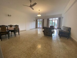 2 BHK Apartment For Rent in Bandra West