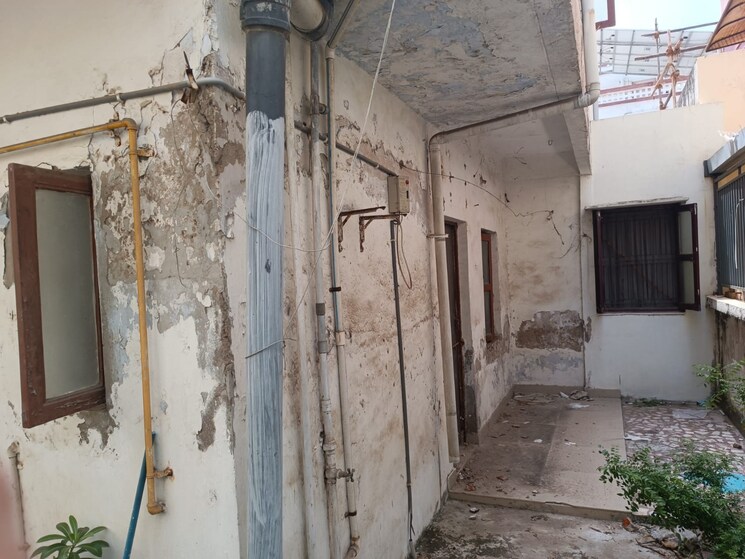 Balcony, vishwanath-shaligram 3 Bedroom 1100 Sq.Ft. Apartment In Thaltej Ahmedabad 6527749