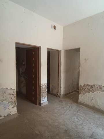 Room in 3 BHK Apartment at Vishwanath Shaligram, Thaltej – for Sale