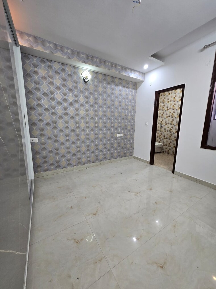 Room, dhakoli 3 Bedroom 140 Sq.Yd. Apartment In Dhakoli Zirakpur 9558064