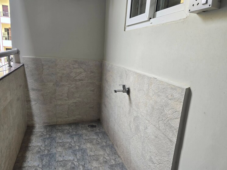 Bathroom, kondapur 1 Bedroom 550 Sq.Ft. Apartment In Kondapur Hyderabad 9558072