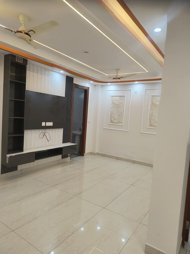 Kitchen, dwarka mor 3 Bedroom 100 Sq.Yd. Builder Floor In Dwarka Mor Delhi 9558086