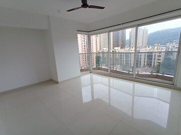 Room in 3 BHK Apartment at Soham Crystal Spires, Thane West – for Rent