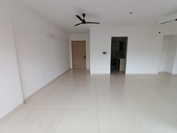 Room in 3 BHK Apartment at Soham Crystal Spires, Thane West – for Rent