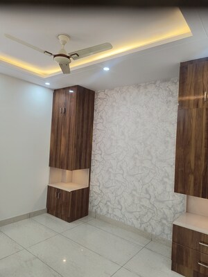 Furnished Amenities in 3 BHK Builder Floor at Dwarka Mor – for Sale