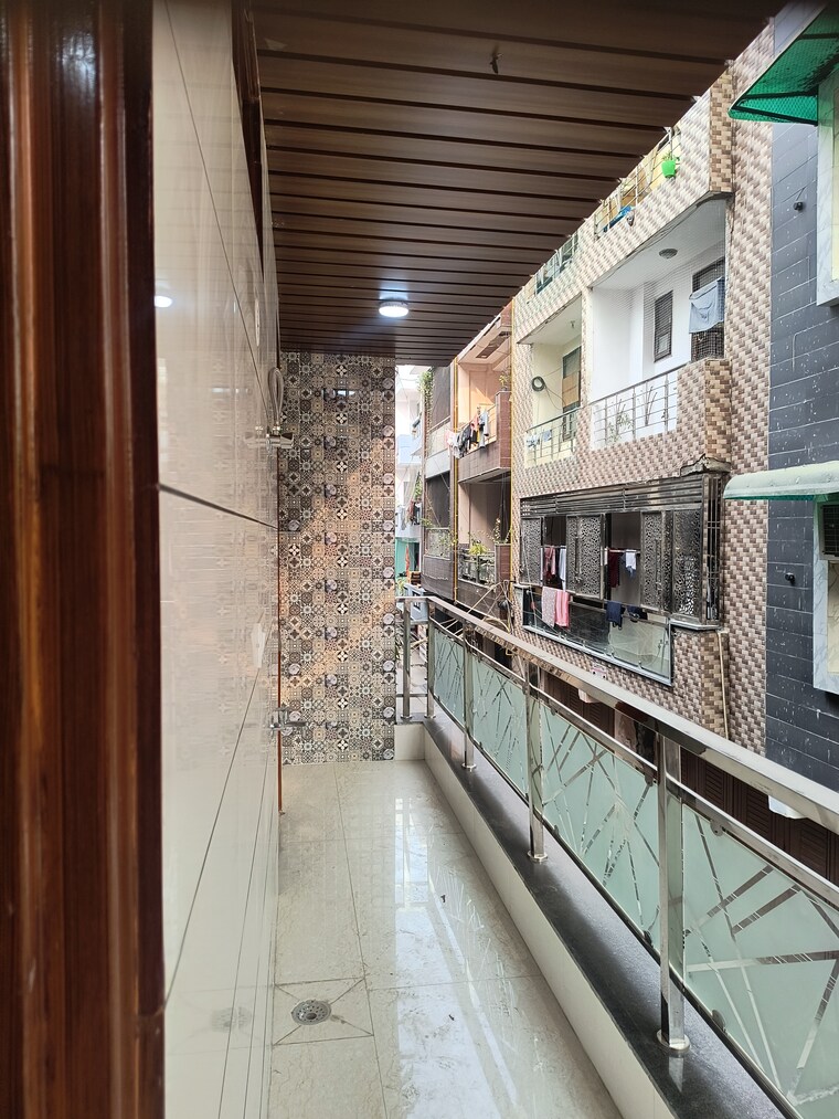 Exterior View, dwarka mor 3 Bedroom 100 Sq.Yd. Builder Floor In Dwarka Mor Delhi 9558097