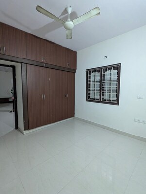 Room in 2 BHK Apartment at Kondapur – for Rent