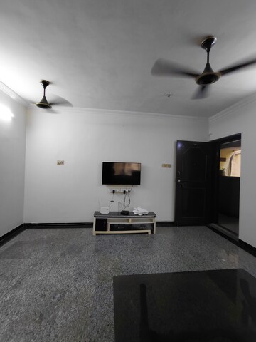 Furnished Amenities in 2 BHK Apartment at HDIL Dheeraj Kiran, Malad West – for Rent