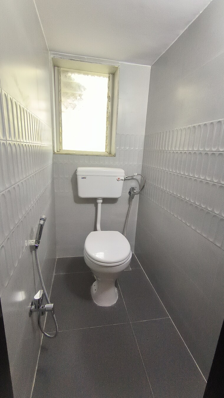 Bathroom, gurudev-apartment 2 Bedroom 800 Sq.Ft. Apartment In Prabhadevi Mumbai 9558109