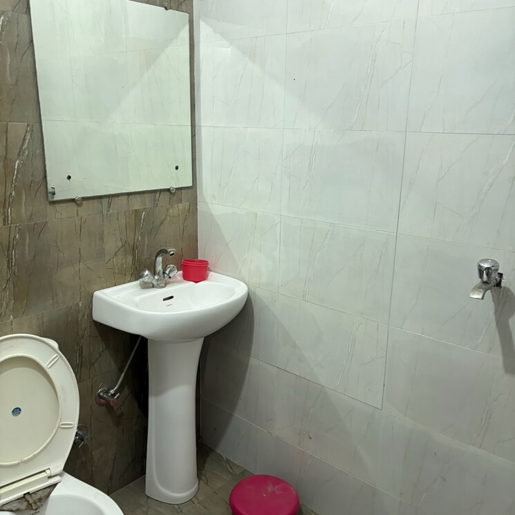 Bathroom, nk-sharma-savitry-greens-2 2.5 Bedroom 1400 Sq.Ft. Apartment In Ghazipur Zirakpur 9558114