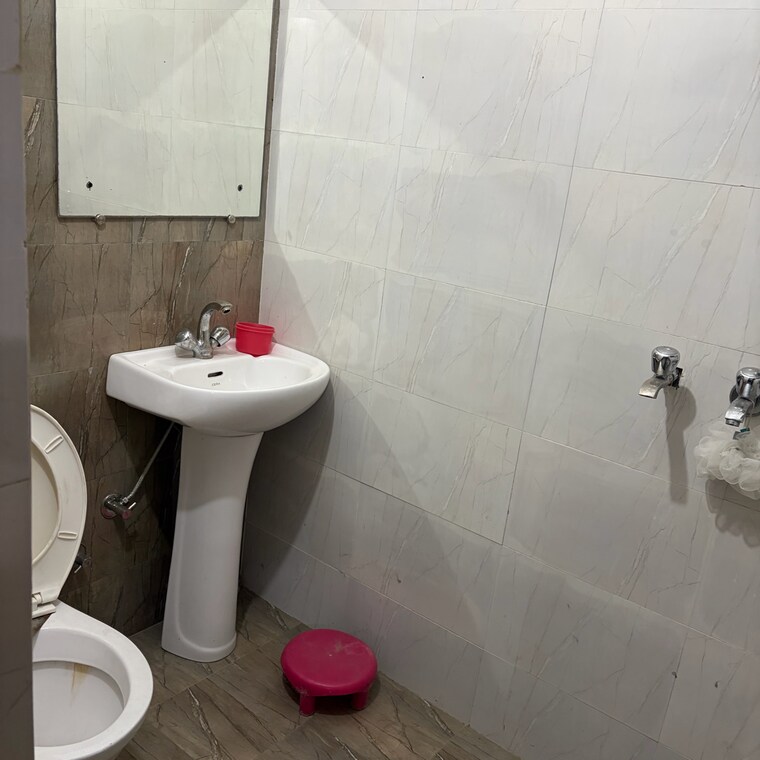 Bathroom, nk-sharma-savitry-greens-2 2.5 Bedroom 1400 Sq.Ft. Apartment In Ghazipur Zirakpur 9558114
