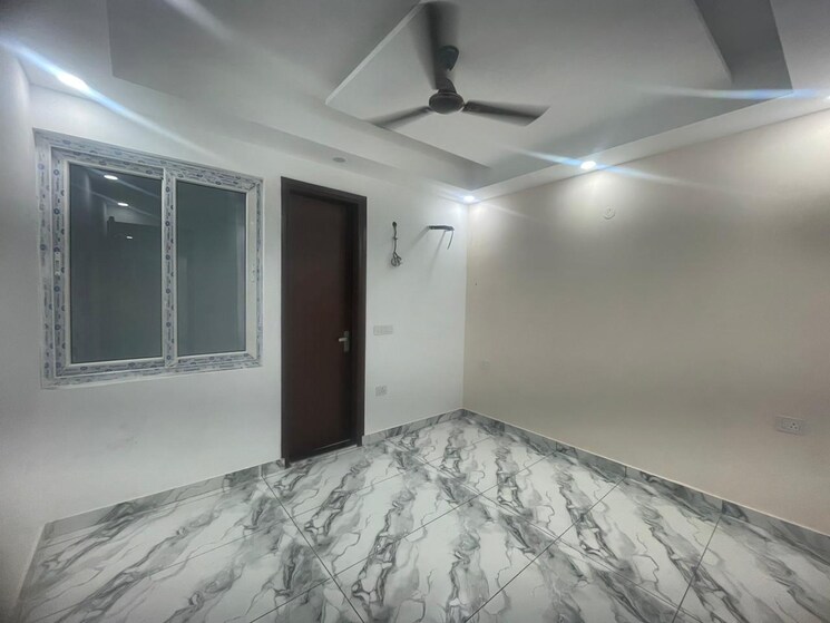 Room, sector 1 vaishali 4 Bedroom 1500 Sq.Ft. Builder Floor In Sector 1 Vaishali Ghaziabad 9558134