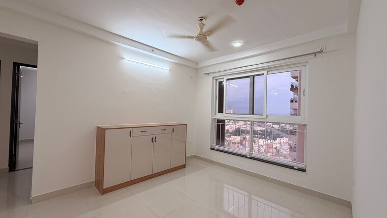 Room, pashmina-waterfront 3 Bedroom 2015 Sq.Ft. Apartment In Old Madras Road Bangalore 9558126