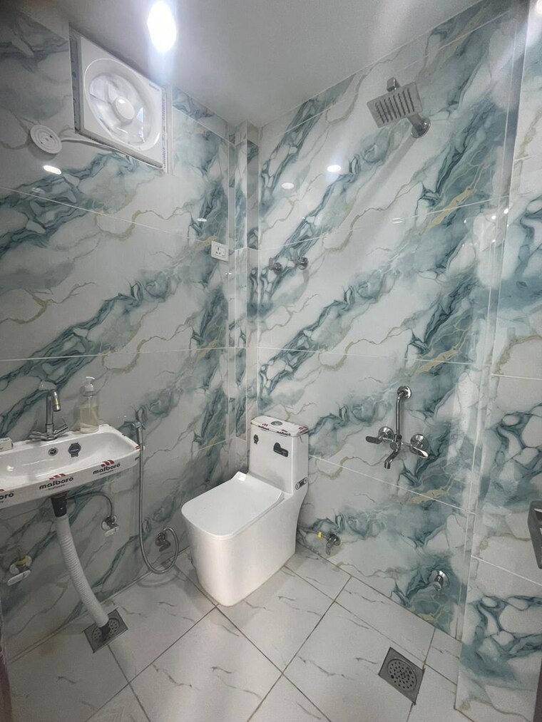 Bathroom, sector 1 vaishali 4 Bedroom 1540 Sq.Ft. Builder Floor In Sector 1 Vaishali Ghaziabad 9558141