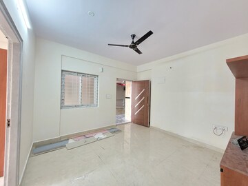 Room in 2 BHK Apartment at Btm Layout – for Rent