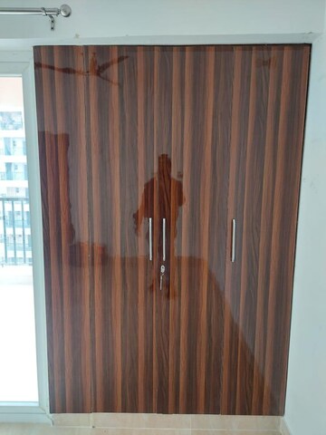 Furnished Amenities in 3 BHK Apartment at Mahagun Mywoods, Sector 16c Greater Noida – for Sale