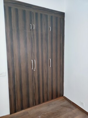 Furnished Amenities in 3 BHK Apartment at 3C Lotus Boulevard, Sector 100 – for Rent