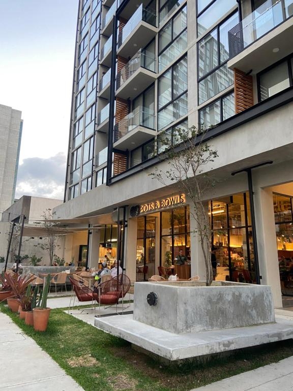 4 BHK + Extra Room 2600 Sq.Ft. Apartment in Vanrai Shopping Premises