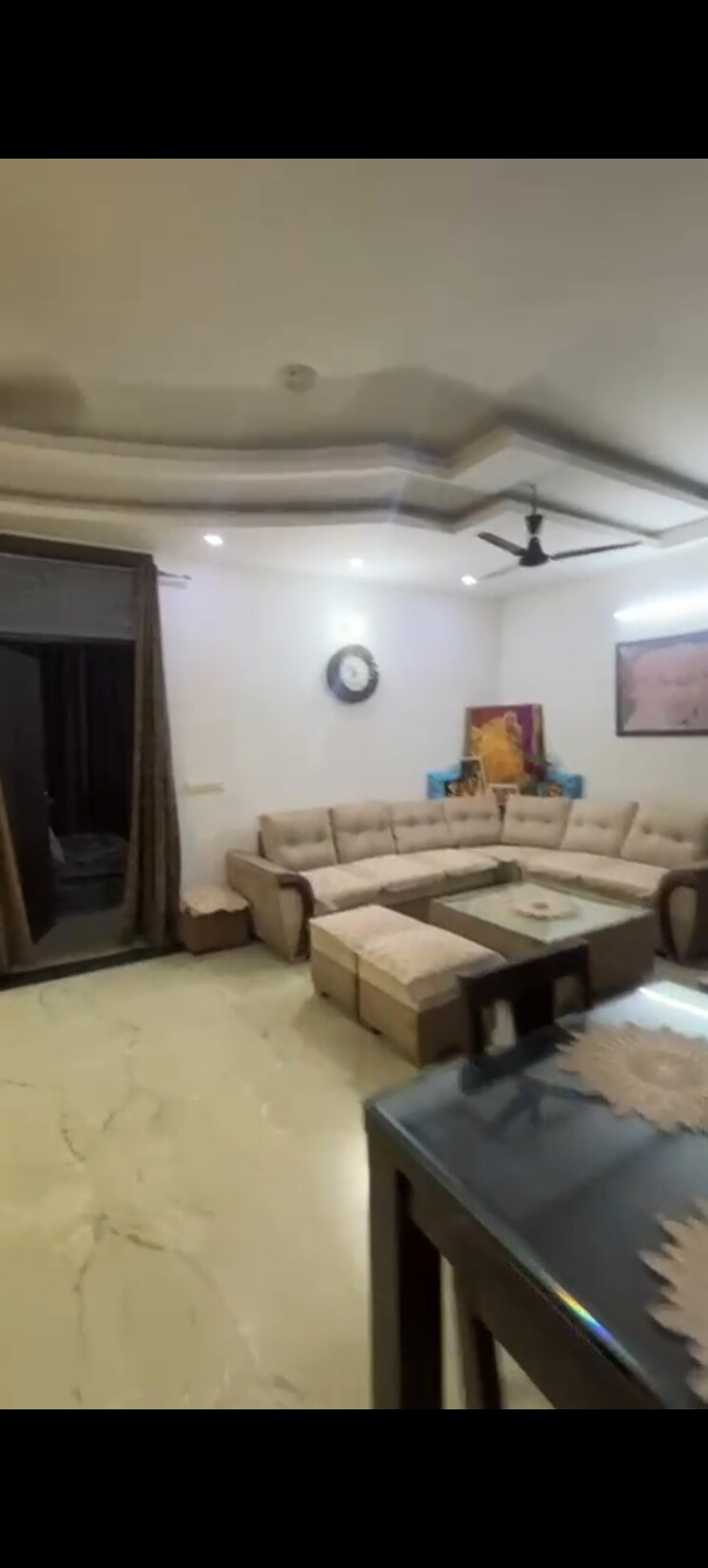 Living Room, shivashish-apartment 4 Bedroom 200 Sq.Yd. Apartment In Shalimar Garden Ghaziabad 9558169