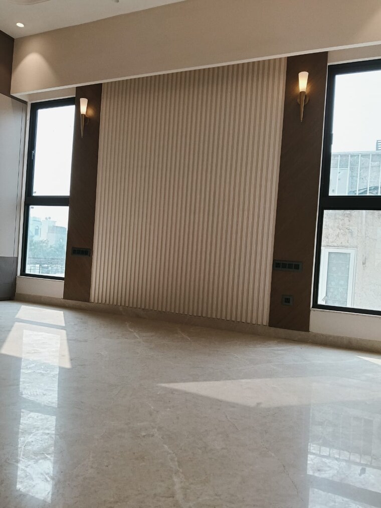 Room, greater kailash i 3 Bedroom 1800 Sq.Ft. Builder Floor In Greater Kailash I Delhi 9558174