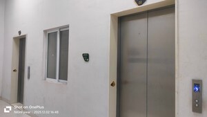 Lift in 2 BHK Apartment at Kanakia Silicon Valley, Powai – for Sale