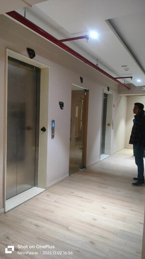 Lift in 2 BHK Apartment at Kanakia Silicon Valley, Powai – for Sale