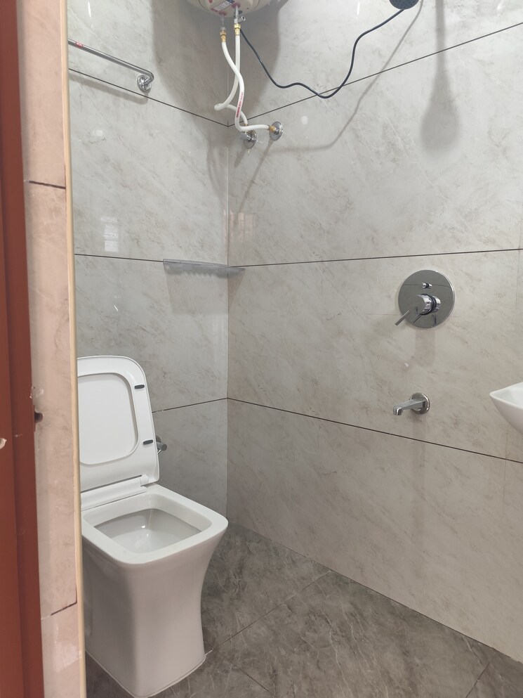 Bathroom, btm layout 2 Bedroom 1000 Sq.Ft. Apartment In Btm Layout Bangalore 9558181