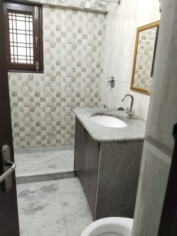 Bathroom in 2 BHK Apartment at Sarita Vihar Pocket-G RWA, Sarita Vihar – for Rent