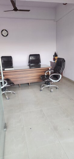 Office Space For Sale in Gaur City Mall