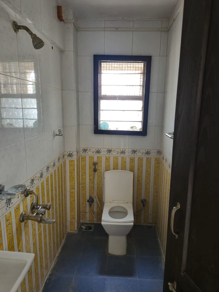Bathroom, wadgaon sheri 1 Bedroom 610 Sq.Ft. Apartment In Wadgaon Sheri Pune 9558255